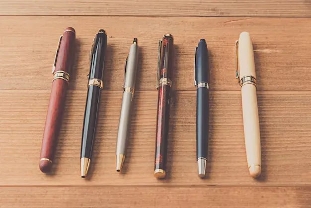 Different types of stationery pens